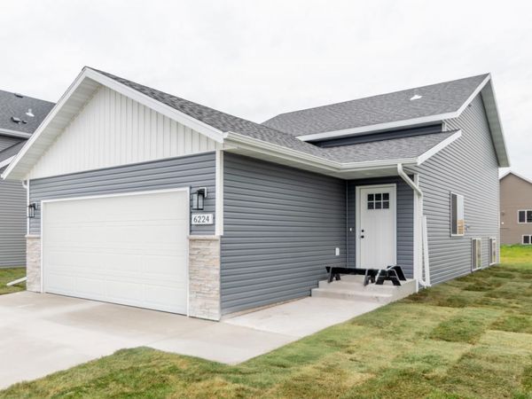 6224 86th Avenue S, Horace, ND 58047