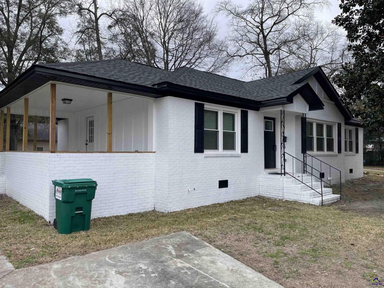 94 S. Union St, Hawkinsville, GA 31036 Main Photo