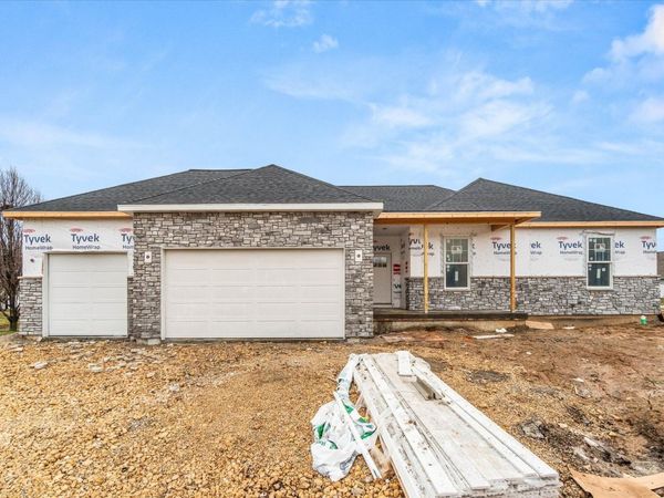 1417 Sandcastle Lane, Sycamore, IL 60178