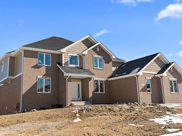 8178 S Stanley Trail, Frankfort, IL 60423