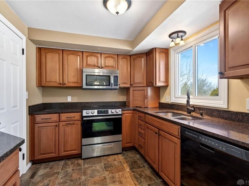 2759 Shelburne Lane, Beavercreek, OH 45430 Photo 13