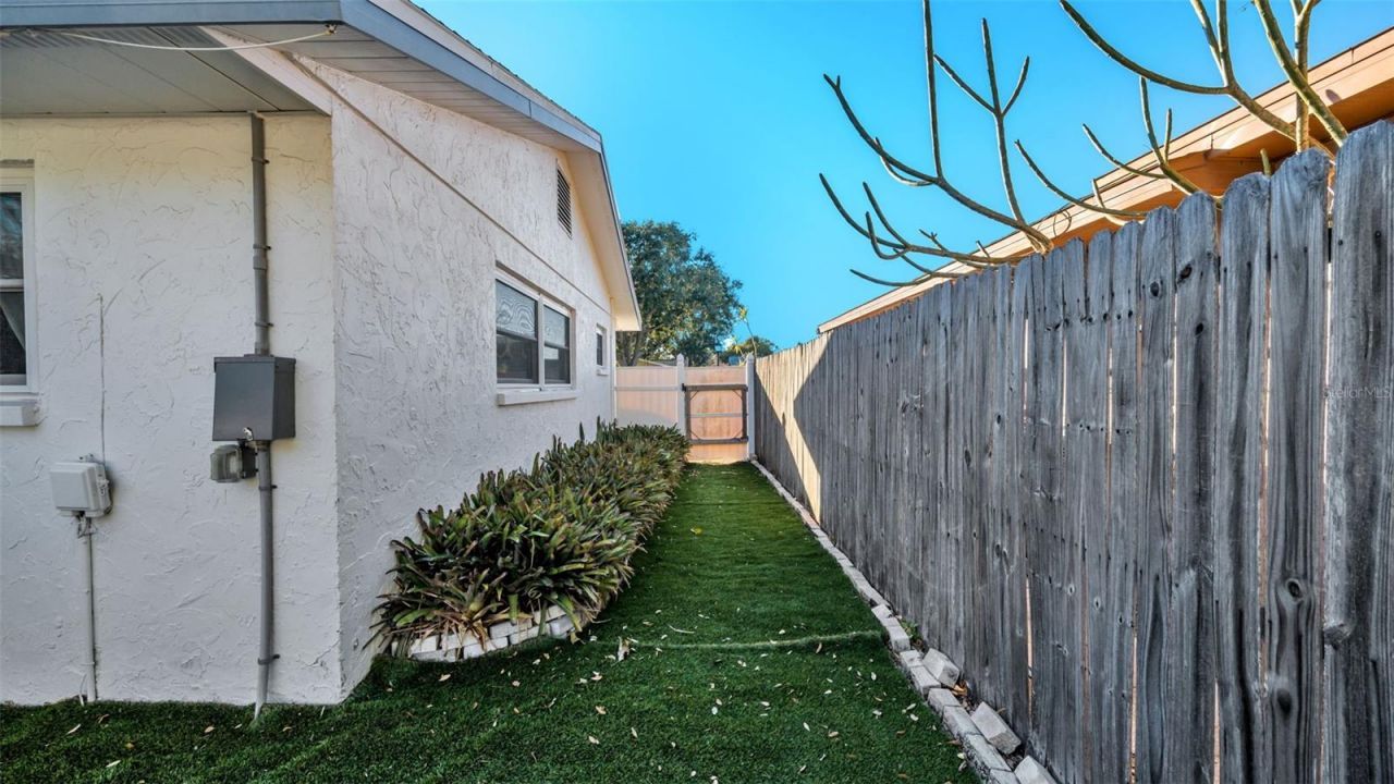 2033 58th Lane N, Clearwater, FL 33760 Photo