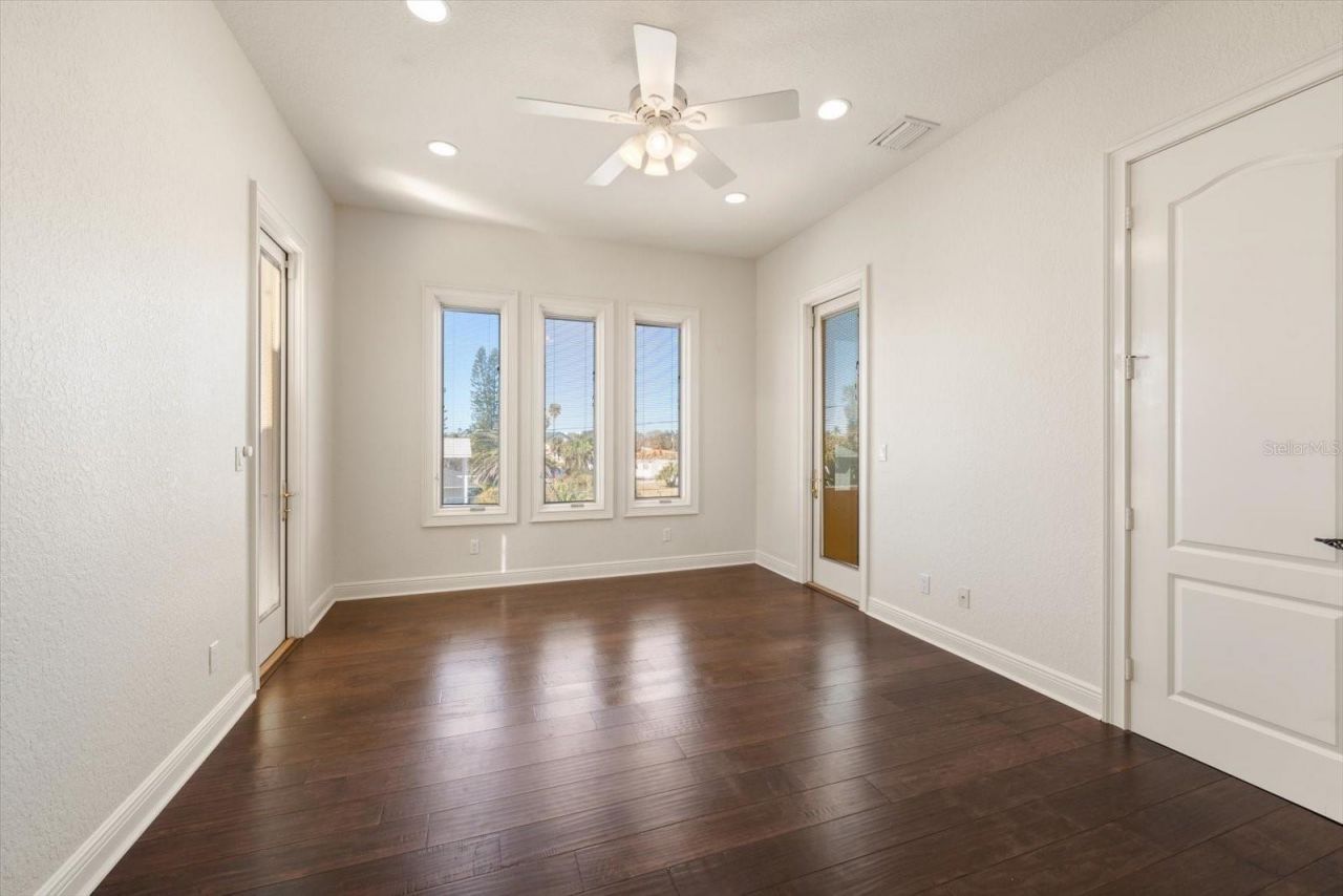 903 Harbor Drive, Belleair Beach, FL 33786 Photo