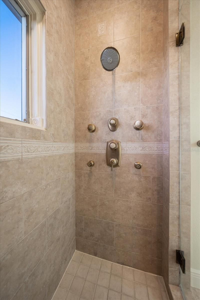 903 Harbor Drive, Belleair Beach, FL 33786 Photo