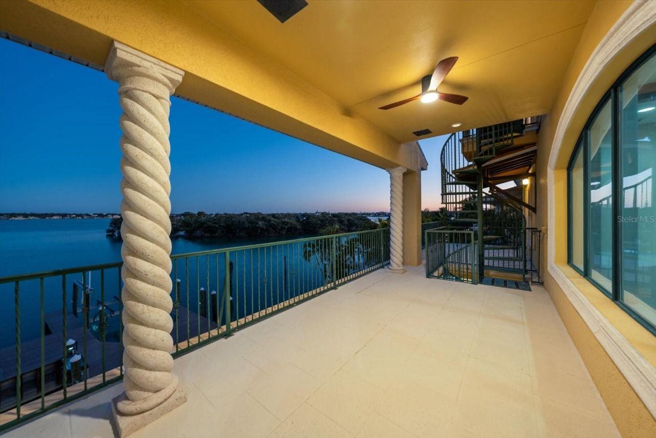 903 Harbor Drive, Belleair Beach, FL 33786 Photo