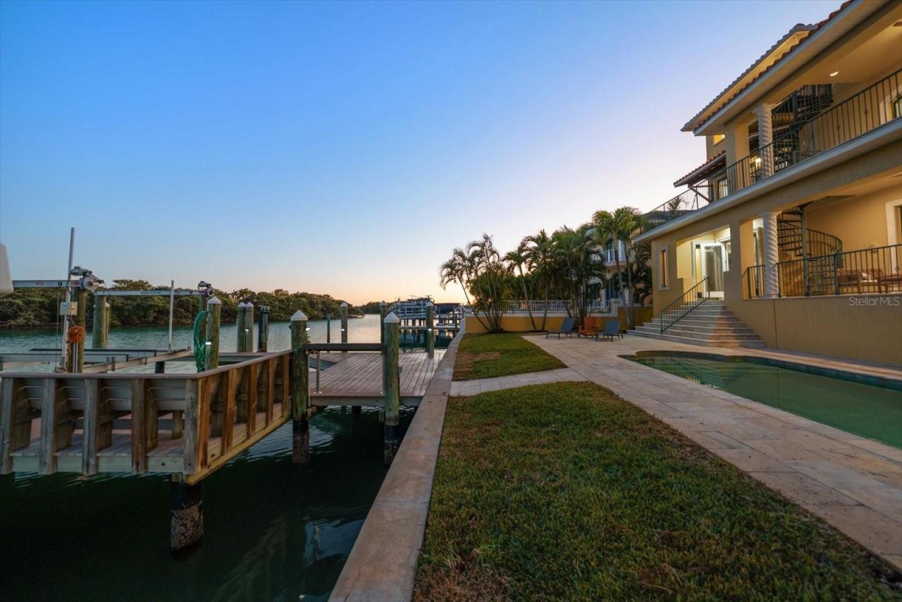 903 Harbor Drive, Belleair Beach, FL 33786 Photo