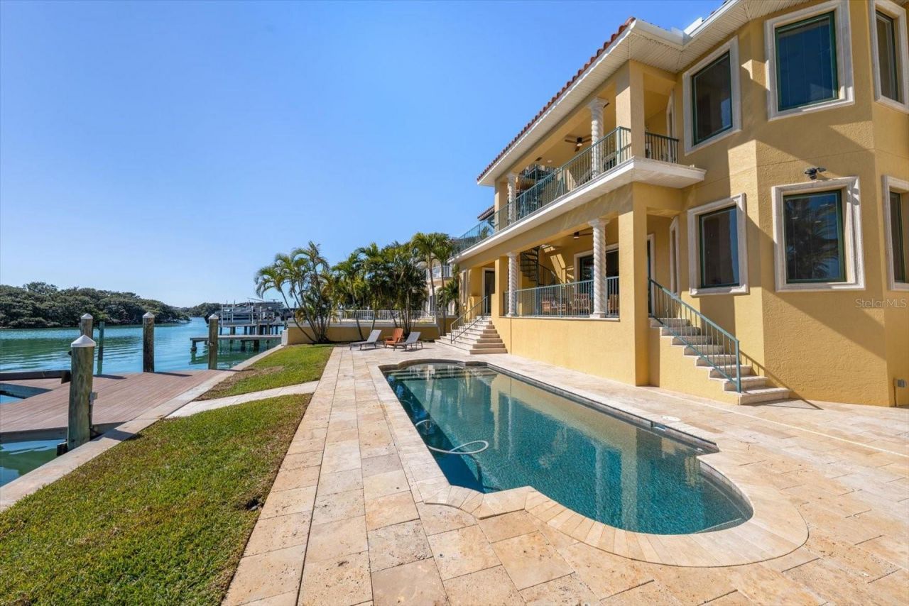 903 Harbor Drive, Belleair Beach, FL 33786 Photo