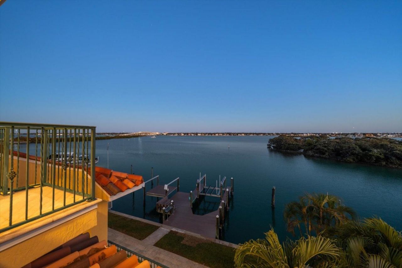 903 Harbor Drive, Belleair Beach, FL 33786 Photo