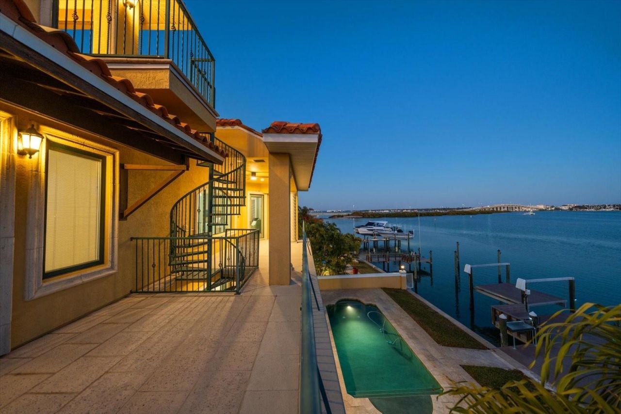 903 Harbor Drive, Belleair Beach, FL 33786 Photo