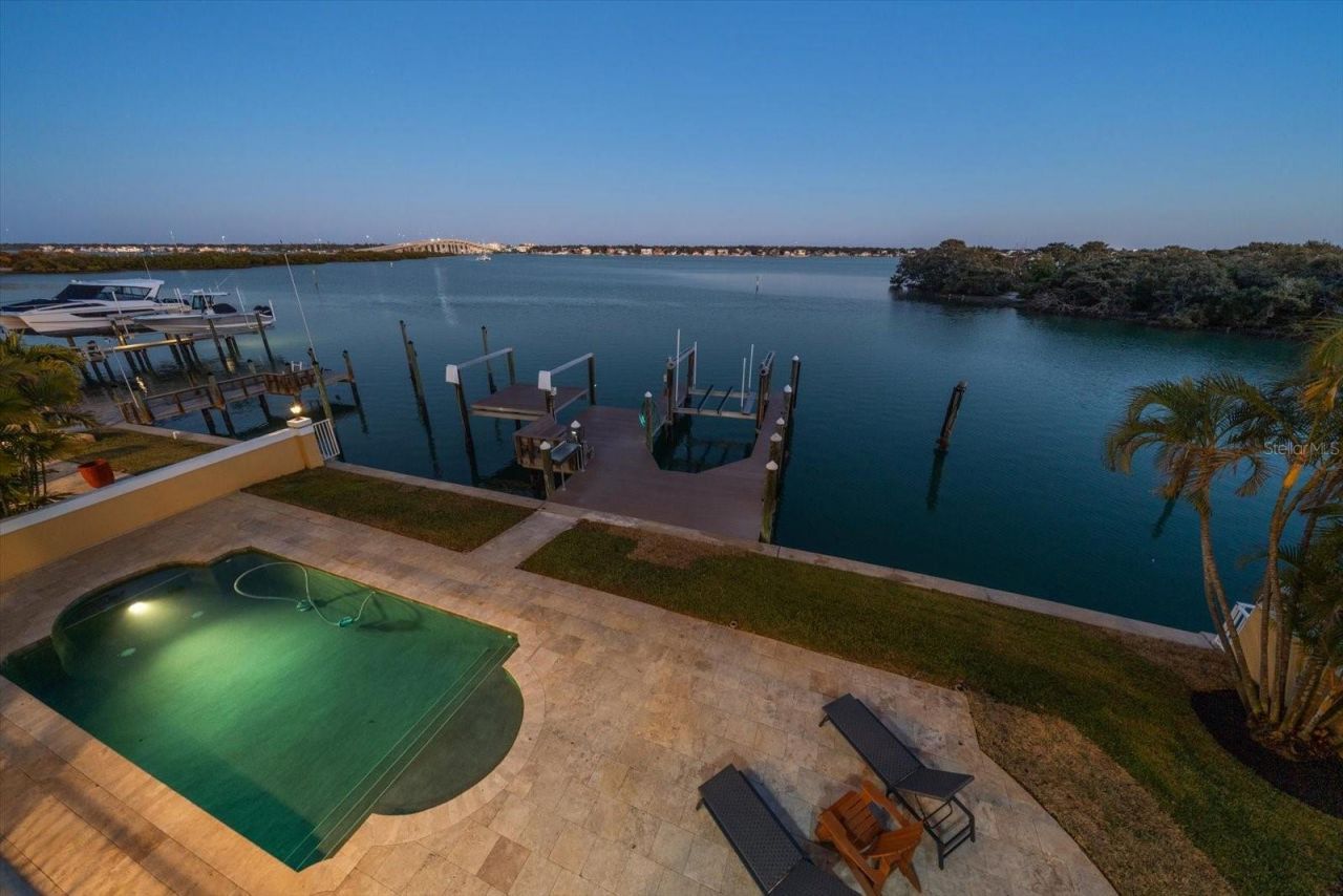 903 Harbor Drive, Belleair Beach, FL 33786 Photo