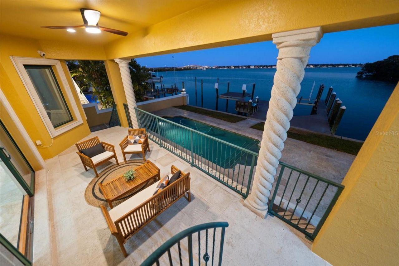 903 Harbor Drive, Belleair Beach, FL 33786 Photo