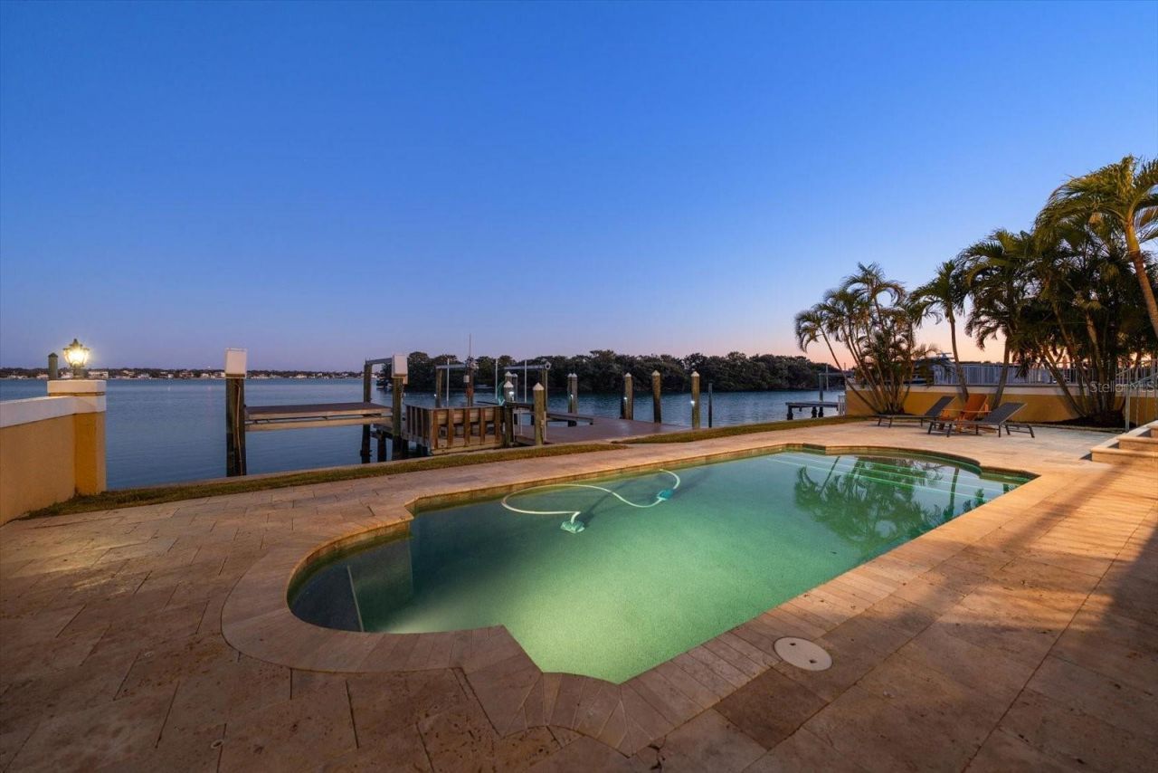 903 Harbor Drive, Belleair Beach, FL 33786 Photo