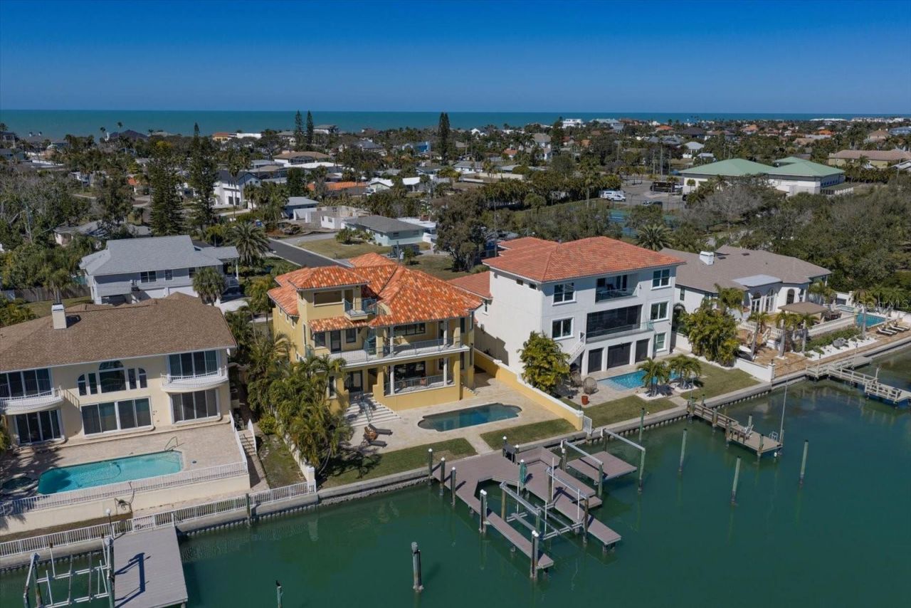 903 Harbor Drive, Belleair Beach, FL 33786 Photo