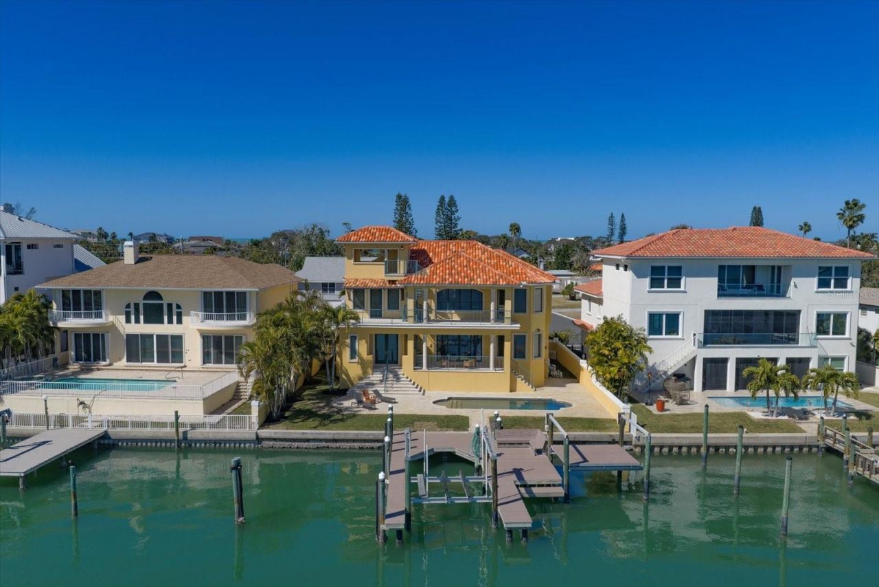 903 Harbor Drive, Belleair Beach, FL 33786 Photo