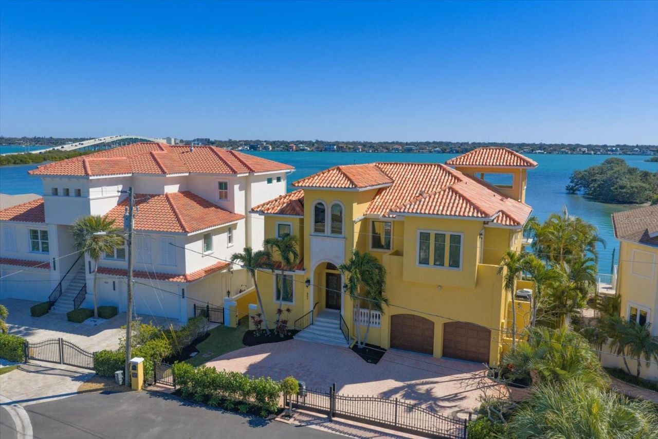 903 Harbor Drive, Belleair Beach, FL 33786 Photo