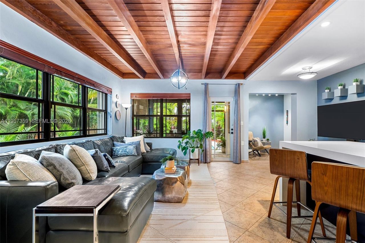 62 NE 110th St, Miami Shores, FL 33161 Photo