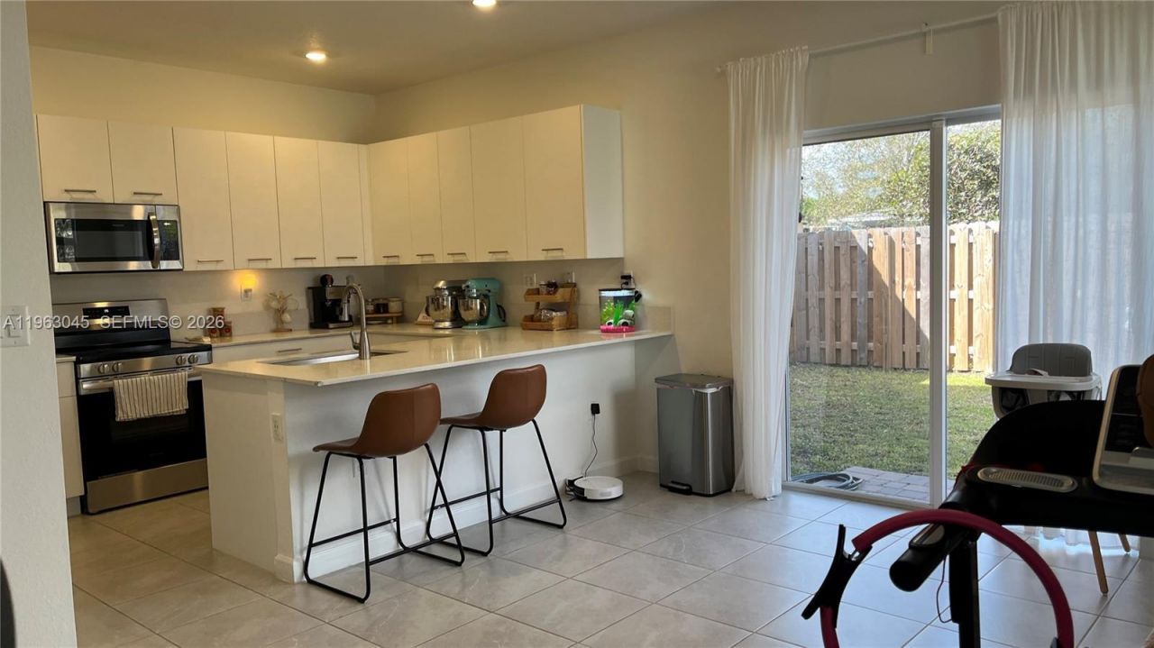 12092 NW 24th Pl, Miami, FL 33167 Photo