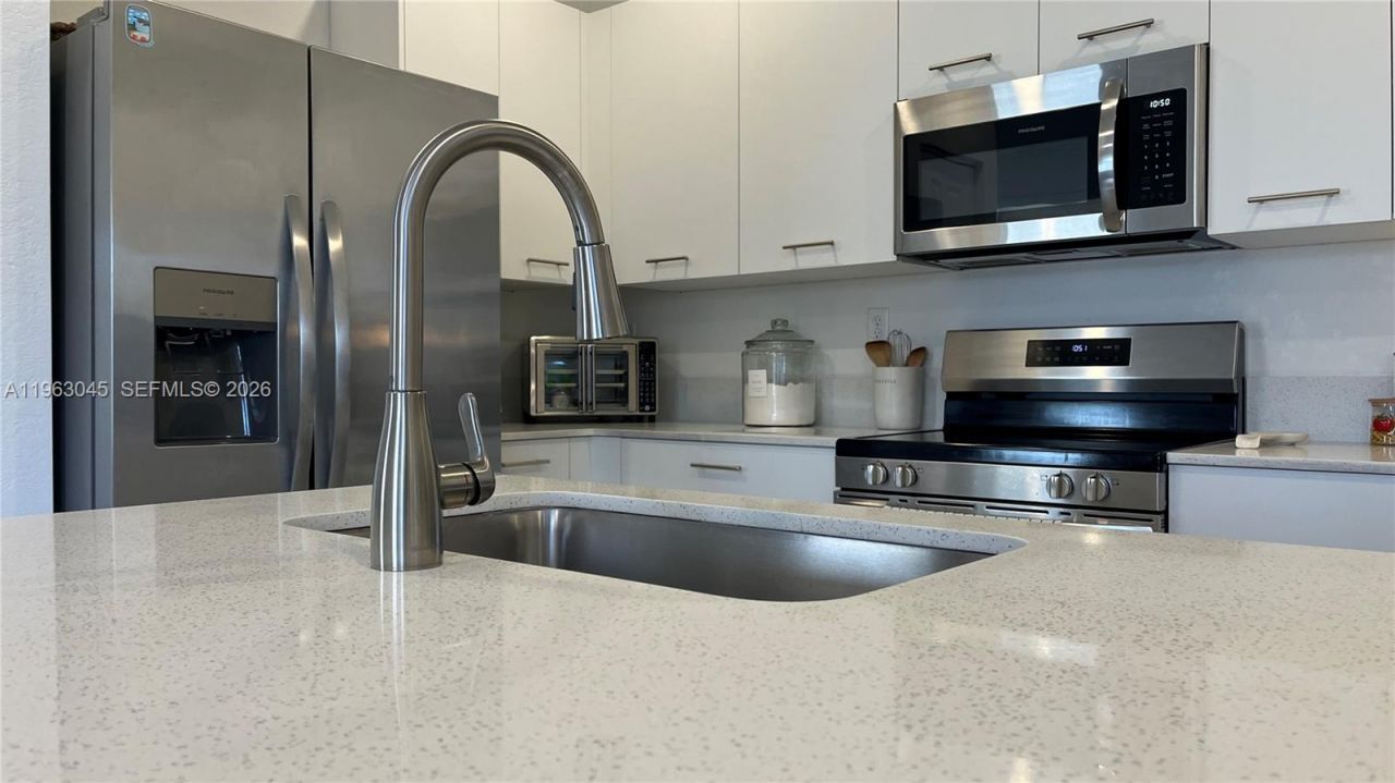 12092 NW 24th Pl, Miami, FL 33167 Photo