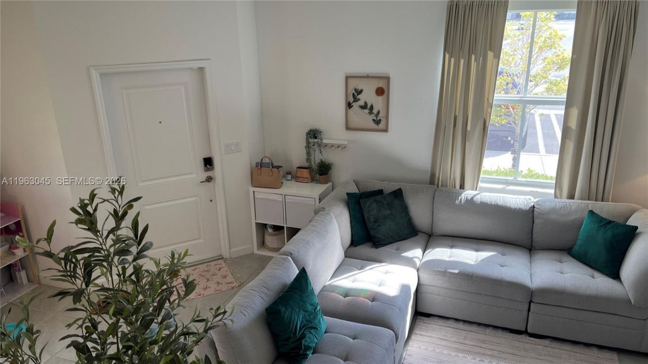 12092 NW 24th Pl, Miami, FL 33167 Photo