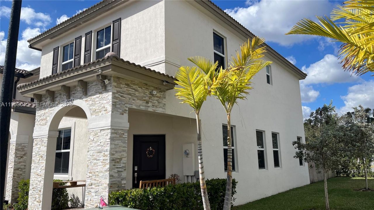 12092 NW 24th Pl, Miami, FL 33167 Photo