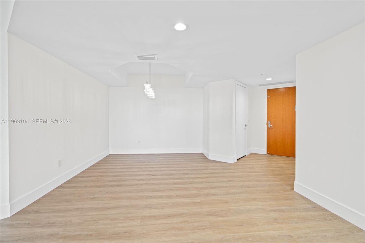 21055 Yacht Club Dr , Unit 1903, Aventura, FL 33180 Photo