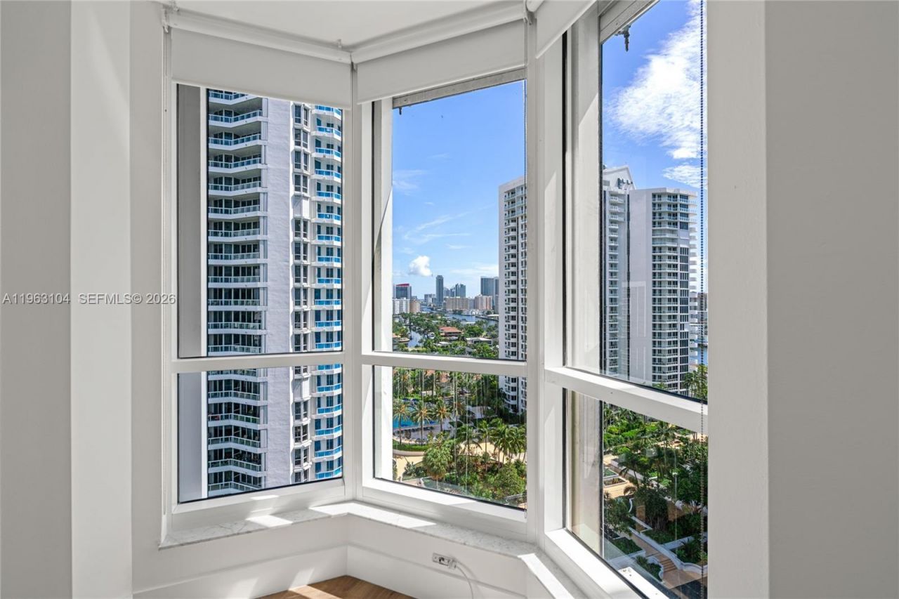 21055 Yacht Club Dr , Unit 1903, Aventura, FL 33180 Photo