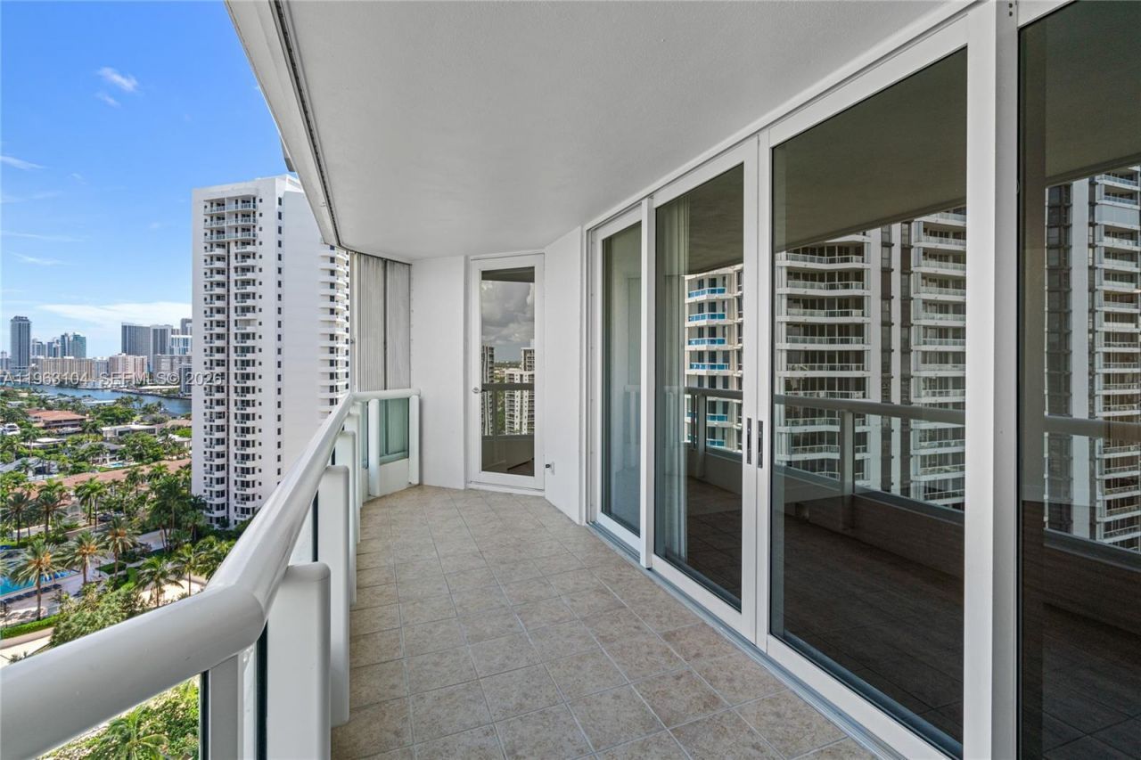 21055 Yacht Club Dr , Unit 1903, Aventura, FL 33180 Photo