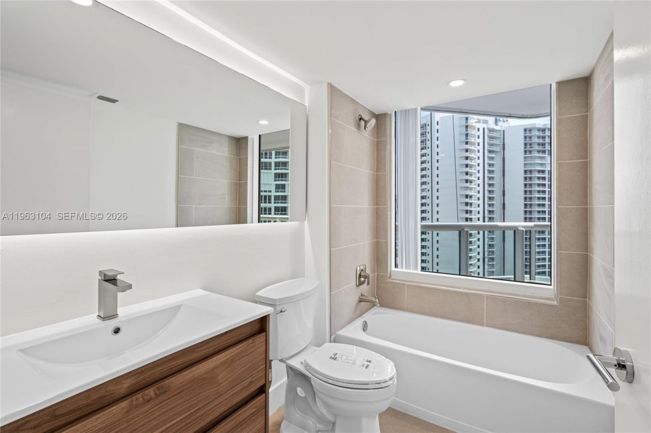 21055 Yacht Club Dr , Unit 1903, Aventura, FL 33180 Photo