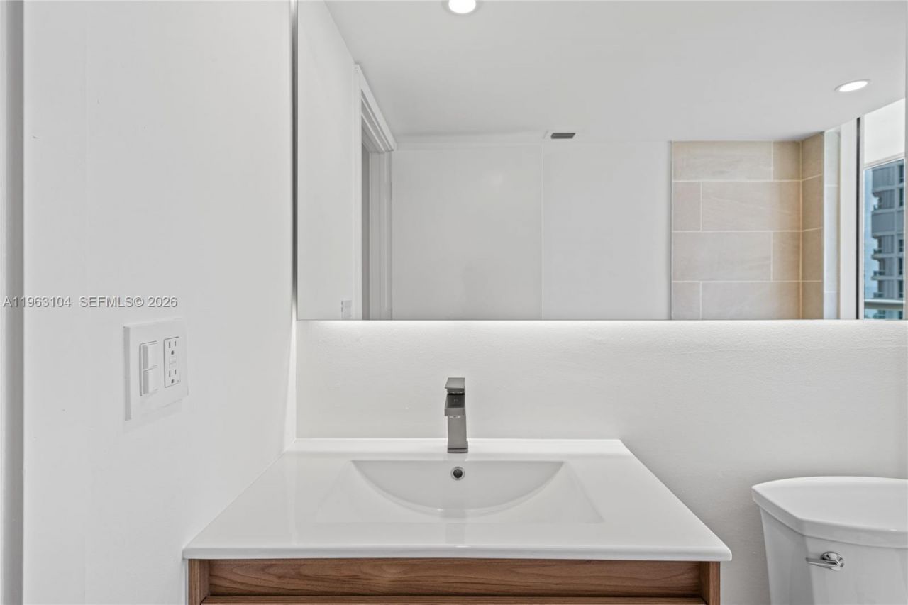 21055 Yacht Club Dr , Unit 1903, Aventura, FL 33180 Photo