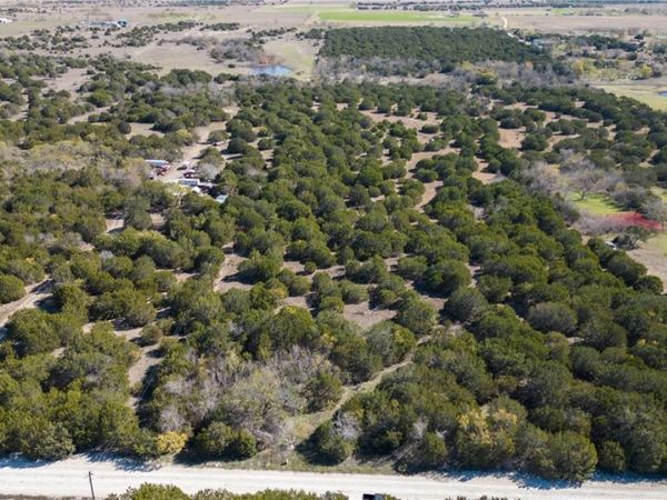 909 Star Lane , Gatesville, TX 76528