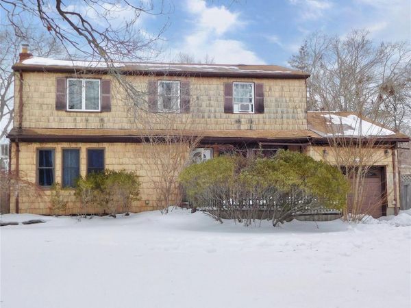 639 5th Street, Ronkonkoma, NY 11779