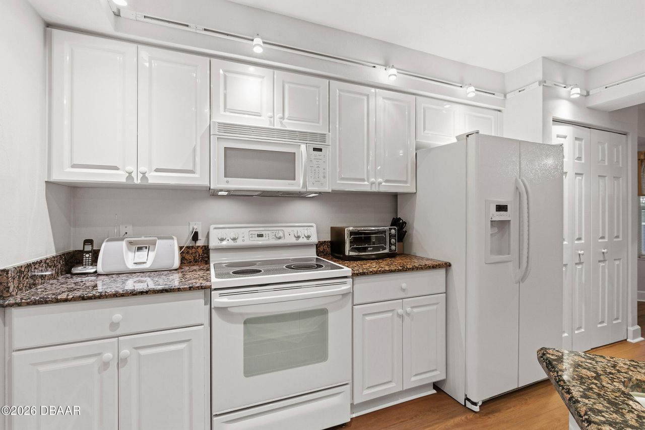 426 Bouchelle Drive, Unit 301, New Smyrna Beach, FL 32169 Photo