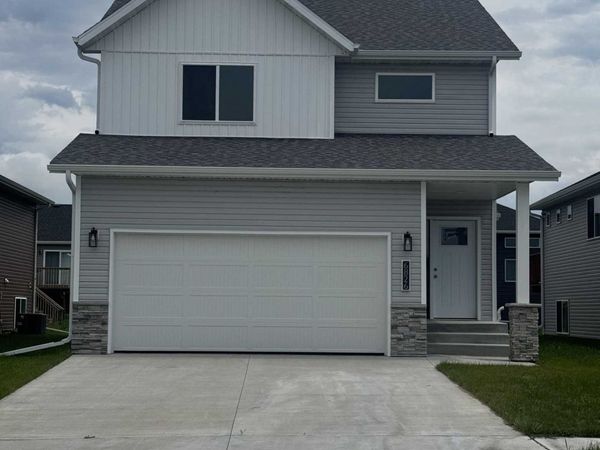 6826 Thomas Street, Horace, ND 58047