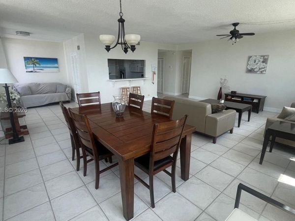Unit 1405, Hollywood, FL 33019