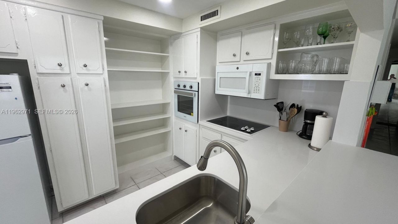 Please Call For Address, Unit 1405, Hollywood, FL 33019 Photo