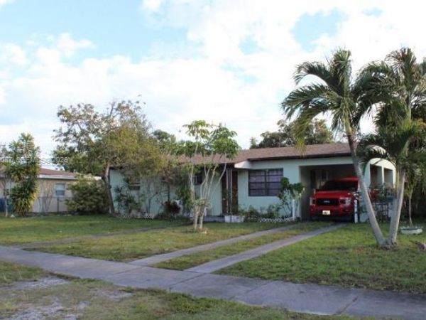 2950 NW 175th St, Miami Gardens, FL 33056