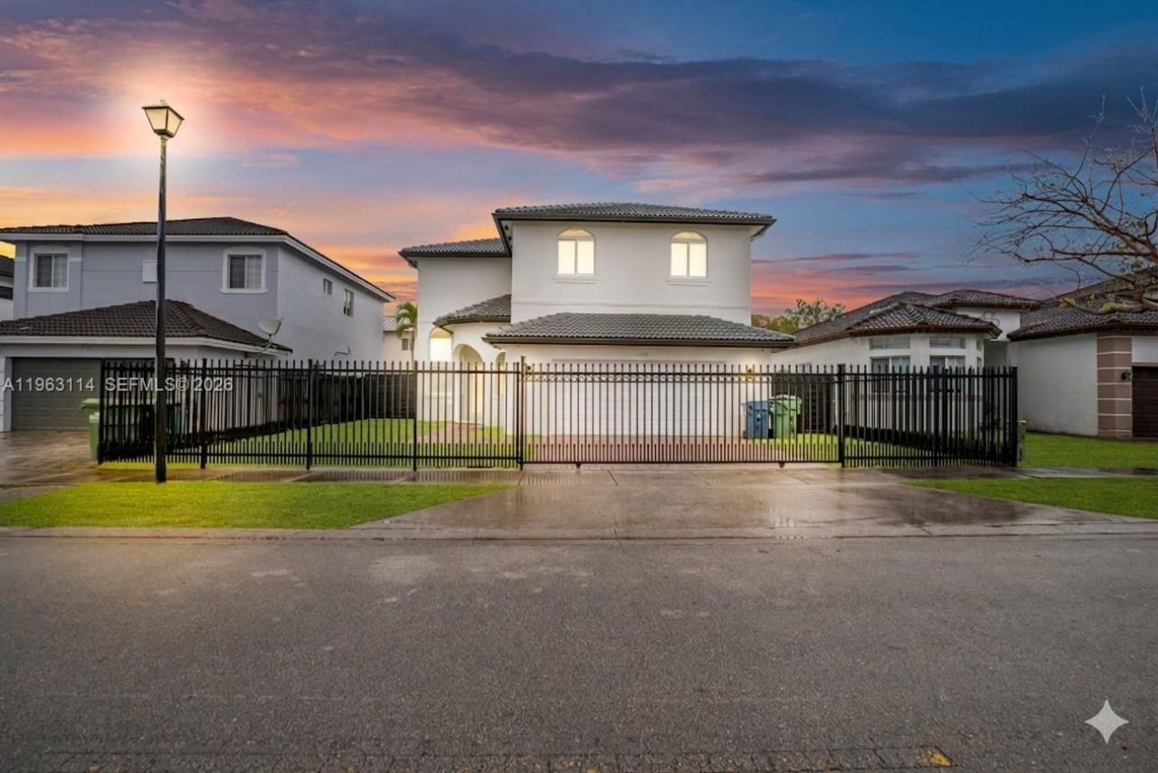 1533 SW 154th Path, Miami, FL 33194 Photo