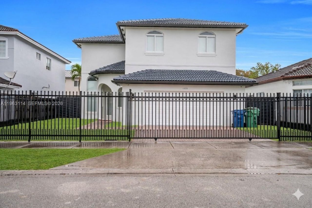 1533 SW 154th Path, Miami, FL 33194 Photo