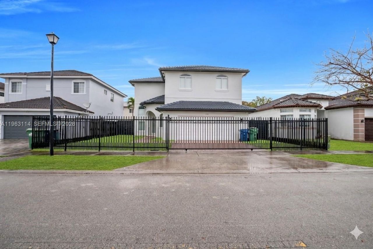 1533 SW 154th Path, Miami, FL 33194 Photo