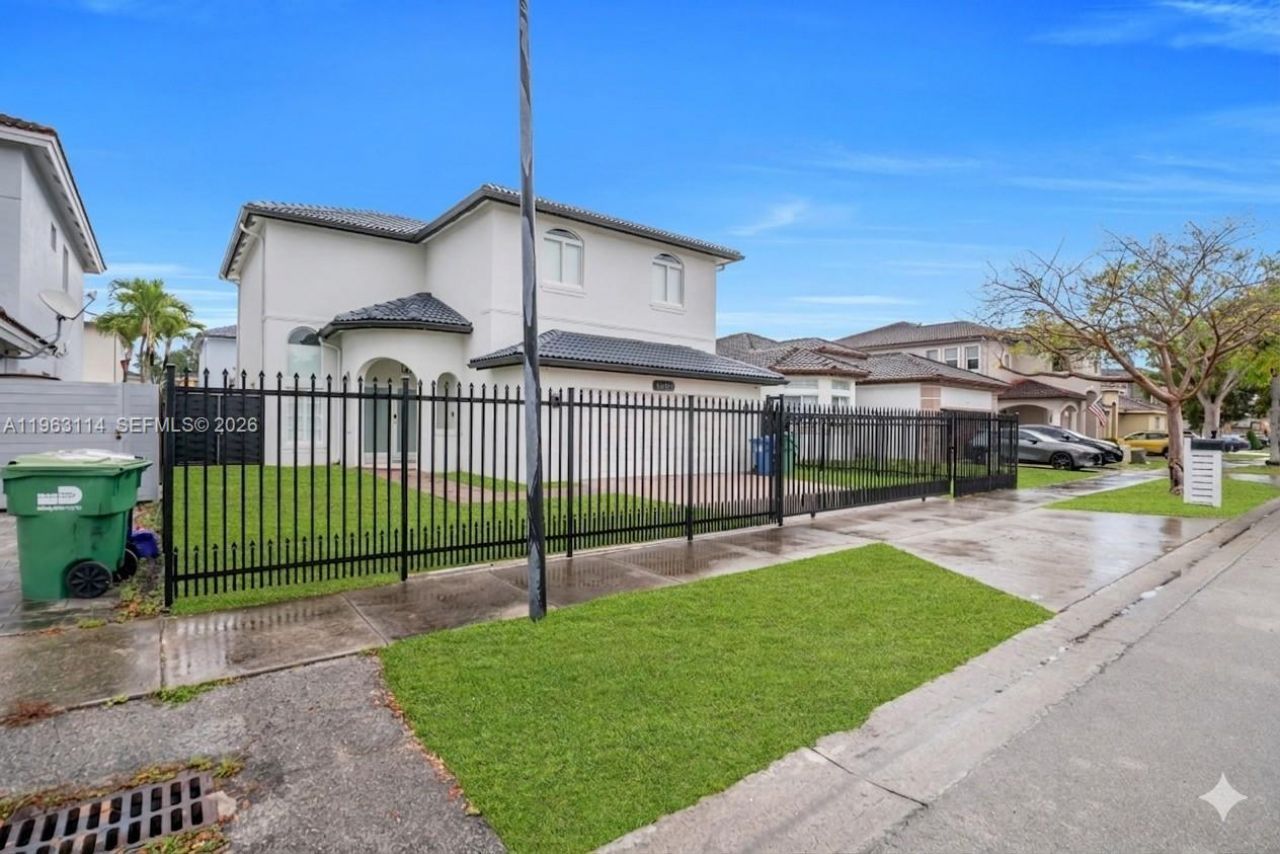 1533 SW 154th Path, Miami, FL 33194 Photo