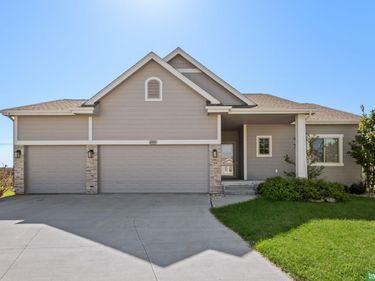 21051 Polk Street, Elkhorn, NE 68022