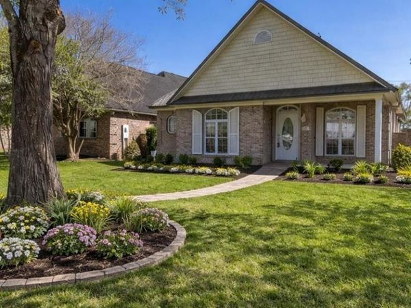 214 Hawthorne Circle, Fairhope, AL 36532