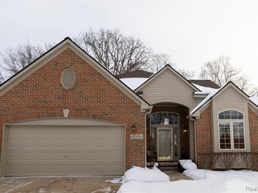 6056 Lochmore Drive, Commerce Twp, MI 48382