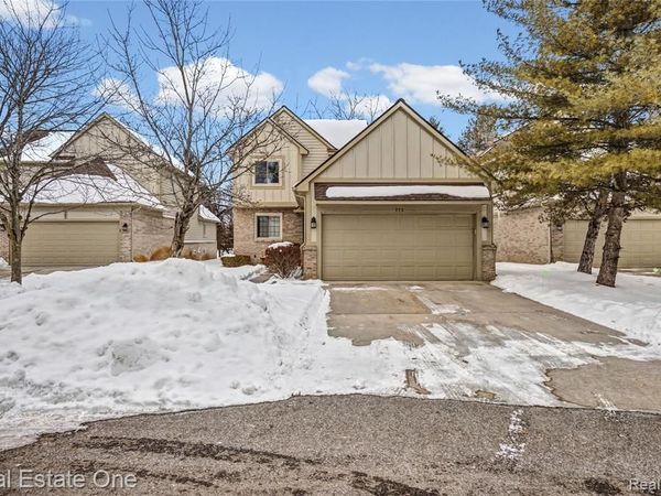 773 Red Maple Lane, Wixom, MI 48393