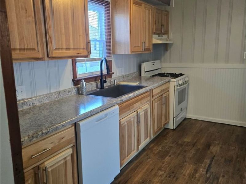 315 Redfern Road, Chippewa Lake, OH 44215 Photo 8