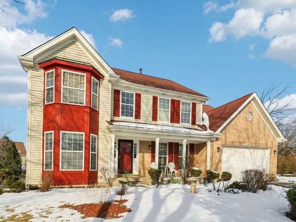 842 Deep Woods Court, Grayslake, IL 60030