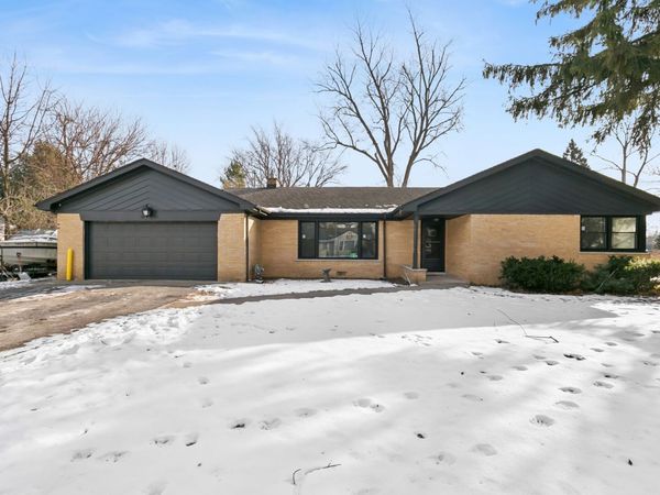 12323 S 74th Avenue, Palos Heights, IL 60463