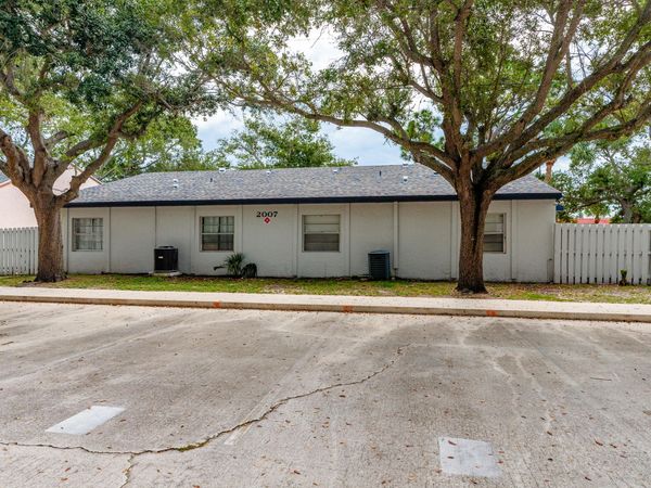 2007 Oleander Boulevard, Unit Apt D, Fort Pierce, FL 34950