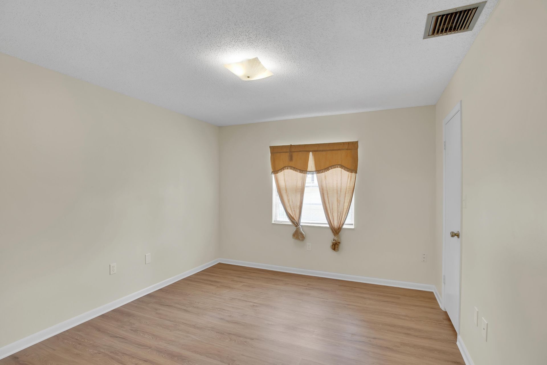 2007 Oleander Boulevard, Unit Apt D, Fort Pierce, FL 34950 Photo