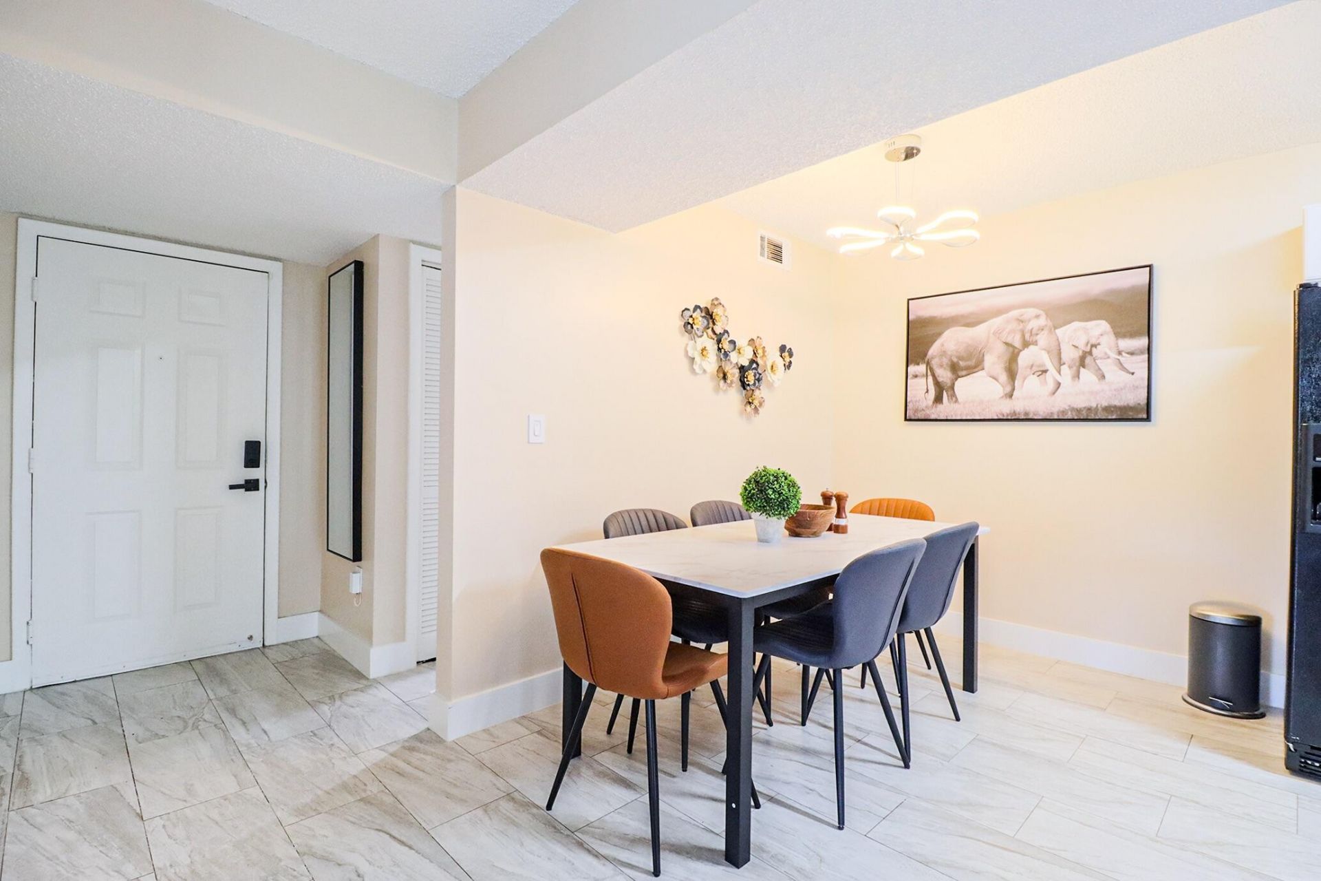 450 Palm Circle, Unit 106, Pembroke Pines, FL 33025 Photo